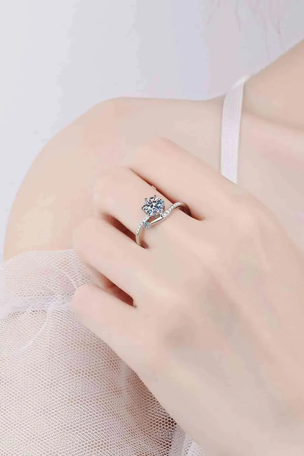 1 Carat Moissanite 925 Sterling Silver Bypass Ring Moissanite - Tophatter Daily Deals